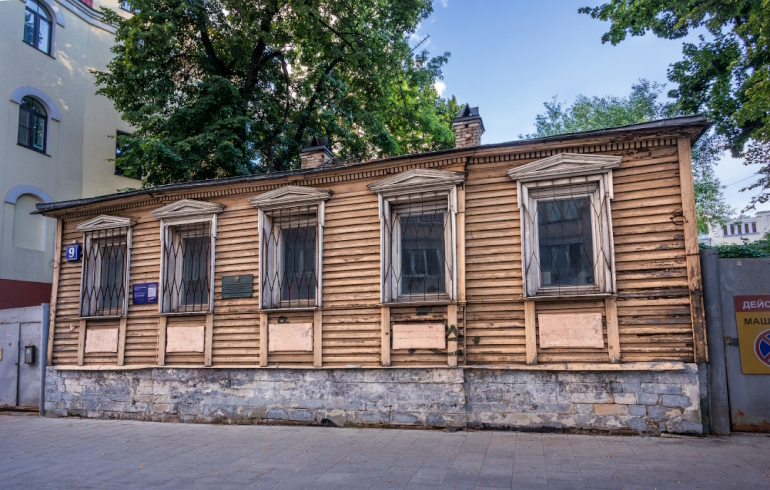 Булгаковские места в Москве: Подвал Мастера в Мансуровском переулке