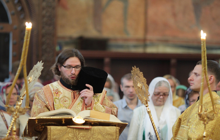 Богослужение в Крутицком Патриаршем подворье в Москве