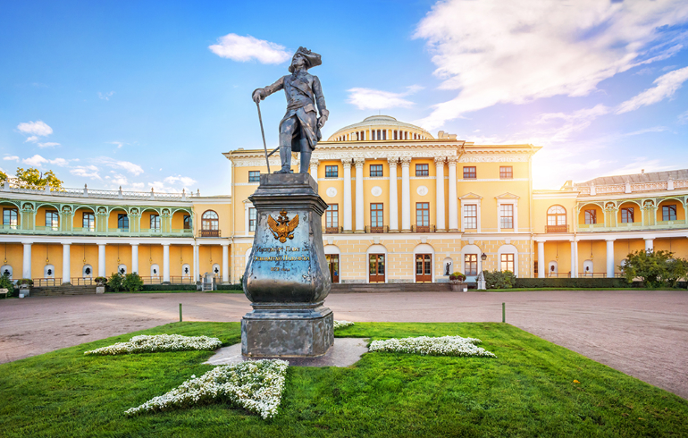Санкт-Петербург. Памятник императору Павлу I в Павловске