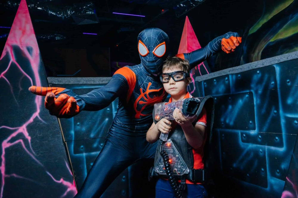 Сеть высокотехнологичных развлекательных центров LaserLand Сеть высокотехнологичных развлекательных центров LaserLand