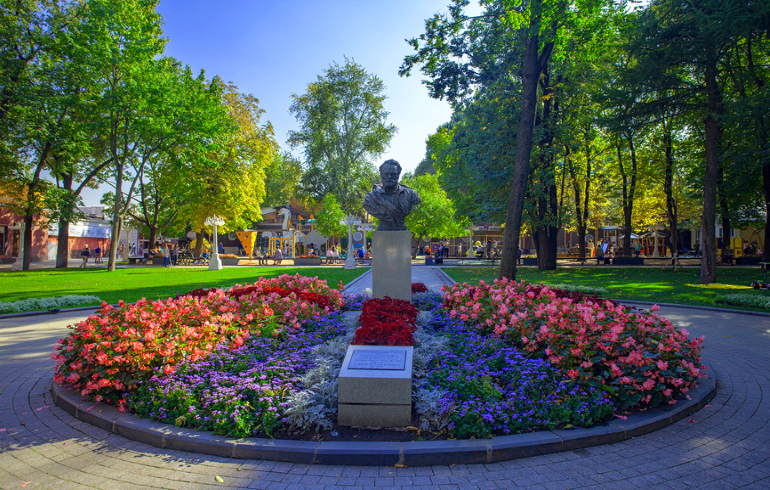 Сад «Эрмитаж» в Москве