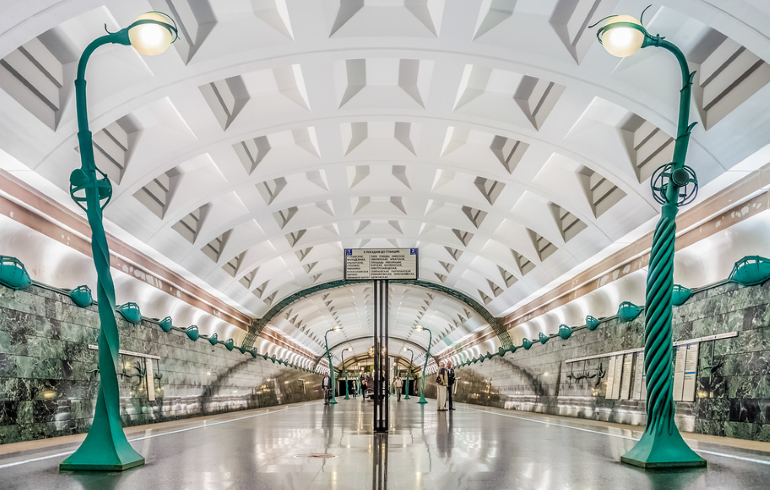 Самые красивые станции московского метро: станция «Славянский бульвар»