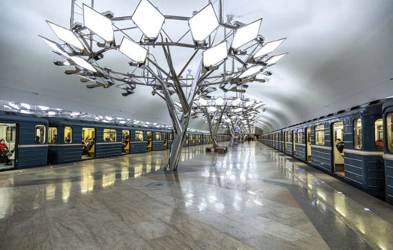 Самые красивые станции московского метро: станция «Тропарево»