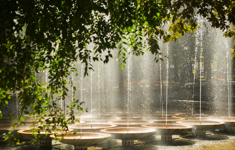Сухой фонтан в Сиреневом саду