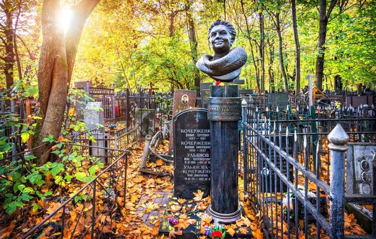 Ваганьковское кладбище. Могила Инны Ульяновой