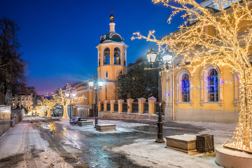 Новогодняя Москва. Церковь Косьмы и Дамиана