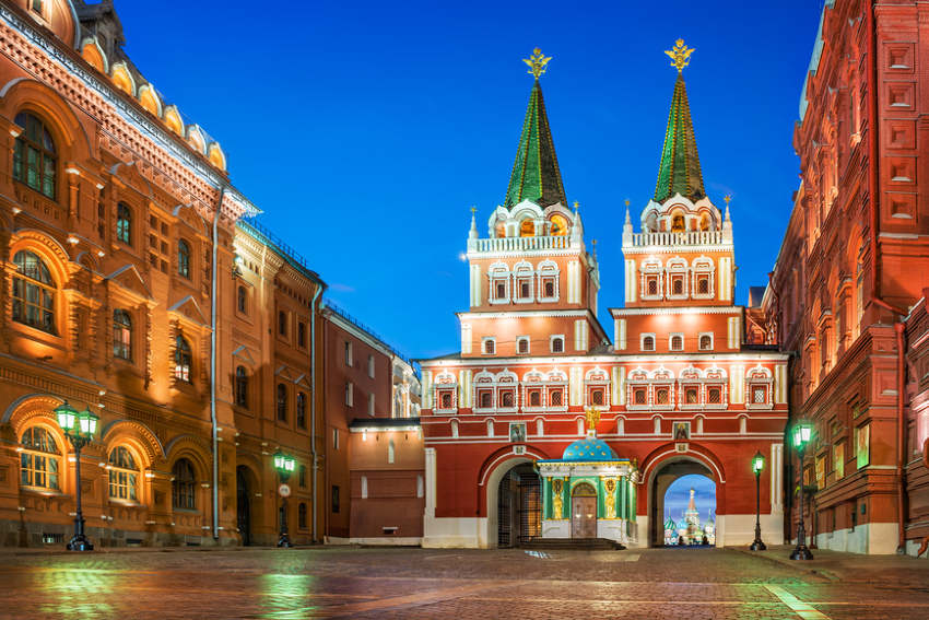 Ночная Москва. Воскресенские (Иверские) ворота на Красной площади