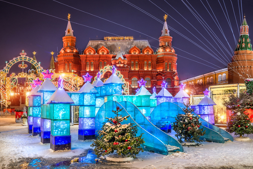 Новогодняя иллюминация на Красной площади в Москве