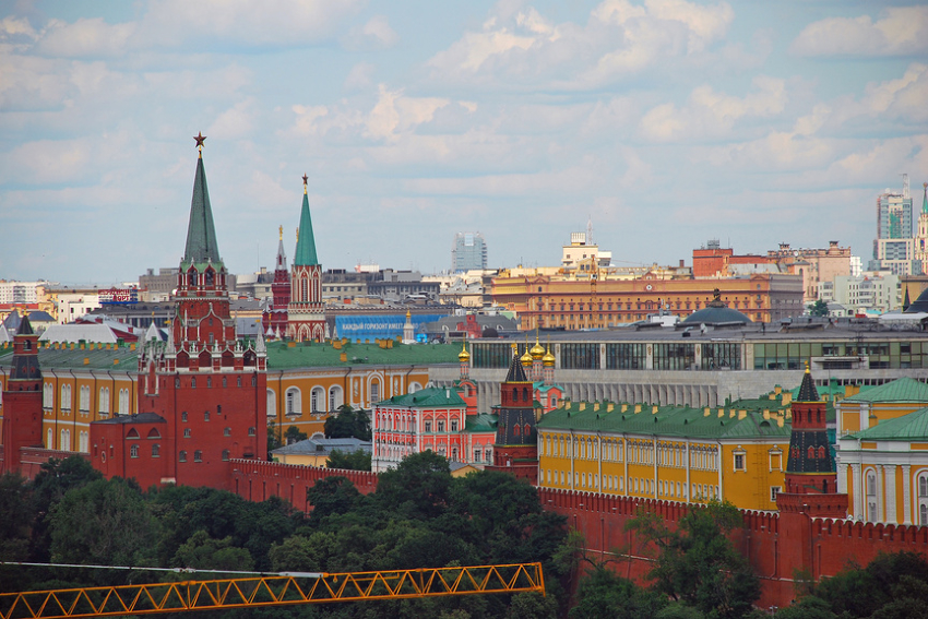 Вид на Москву с обзорной площадки храма Христа Спасителя