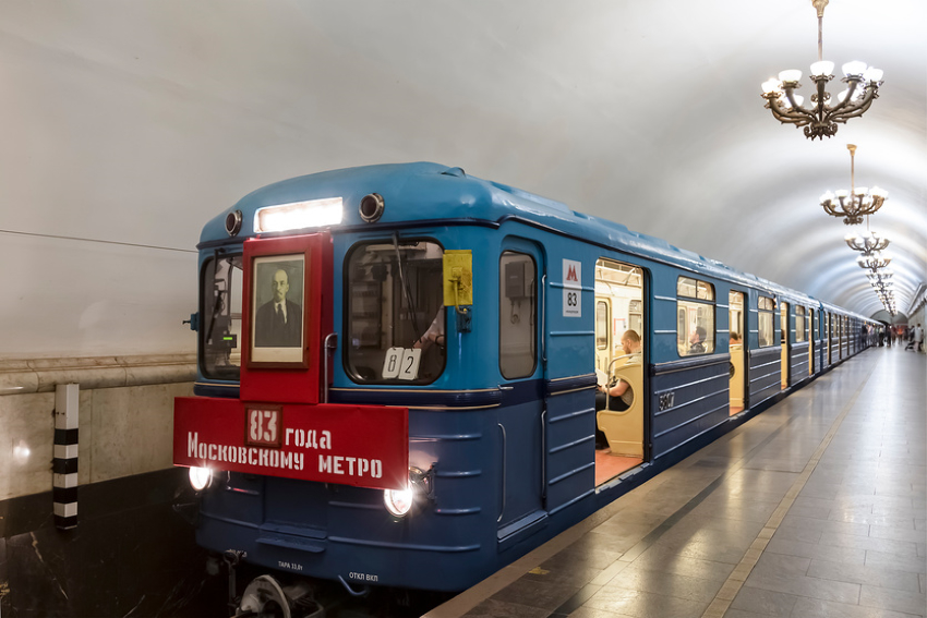 Московское метро: подземные дворцы Москвы