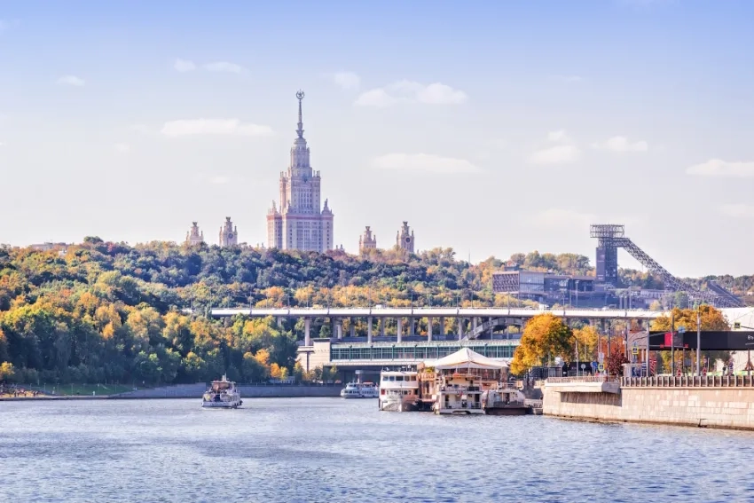 Прогулка по Москве-реке от причала «Воробьёвы горы» до парка «Зарядье»