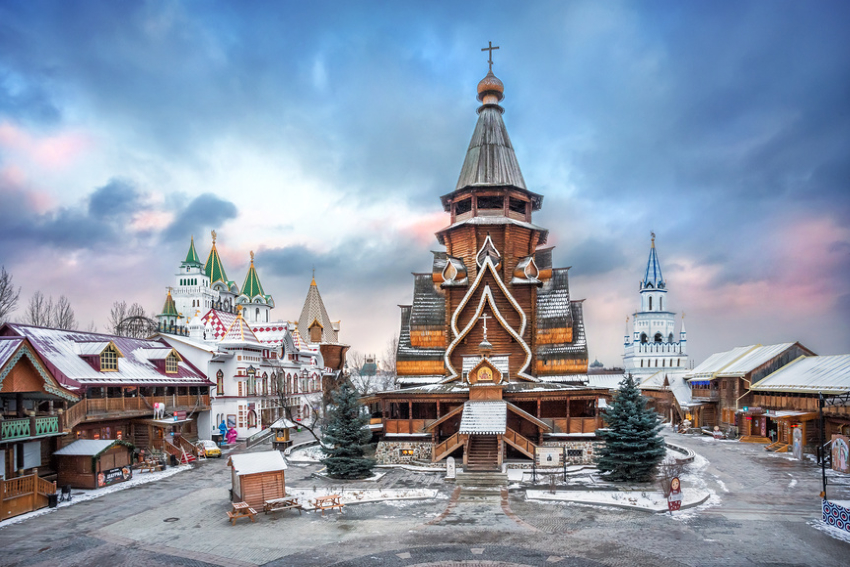 Музей–усадьба Измайлово в Москве. Вид на Храм Святителя Николая