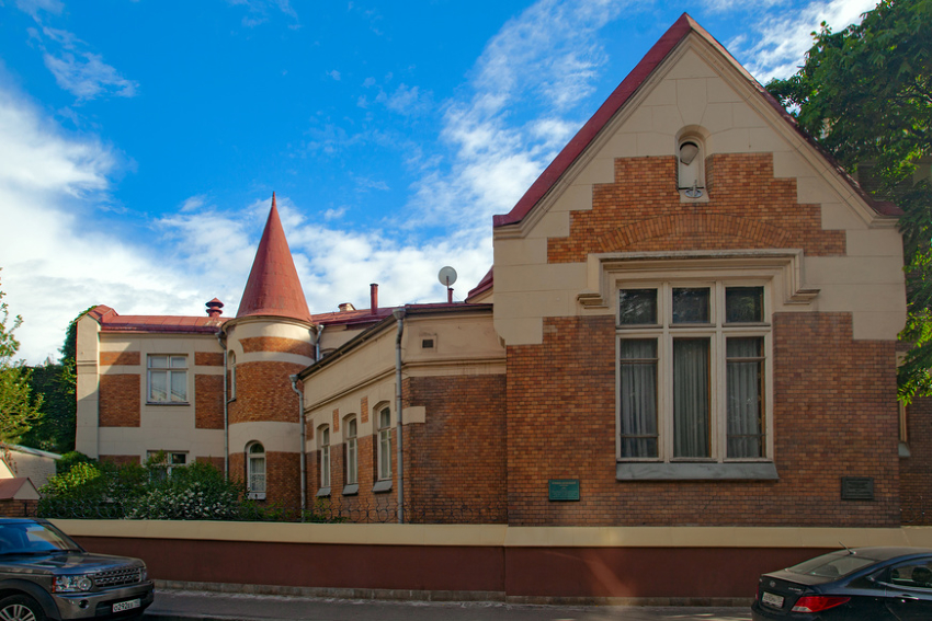 Москва. Посольство Восточной Республики Уругвай в Ермолаевском переулке