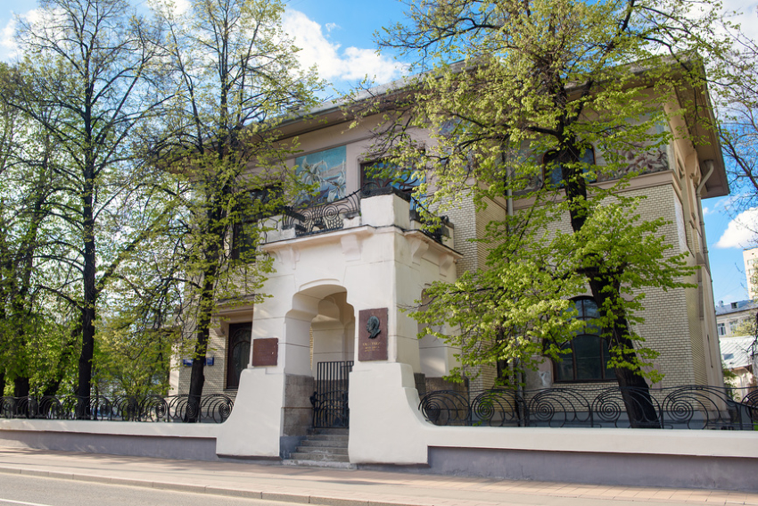 Дом–музей А. М. Горького на ул. Спиридоновка в Москве