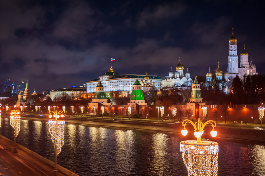 Ночная подсветка архитектурного ансамбля Московского Кремля