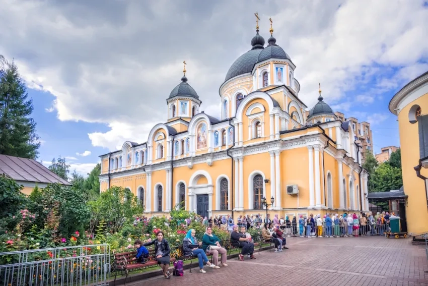 К Блаженной Матроне Московской