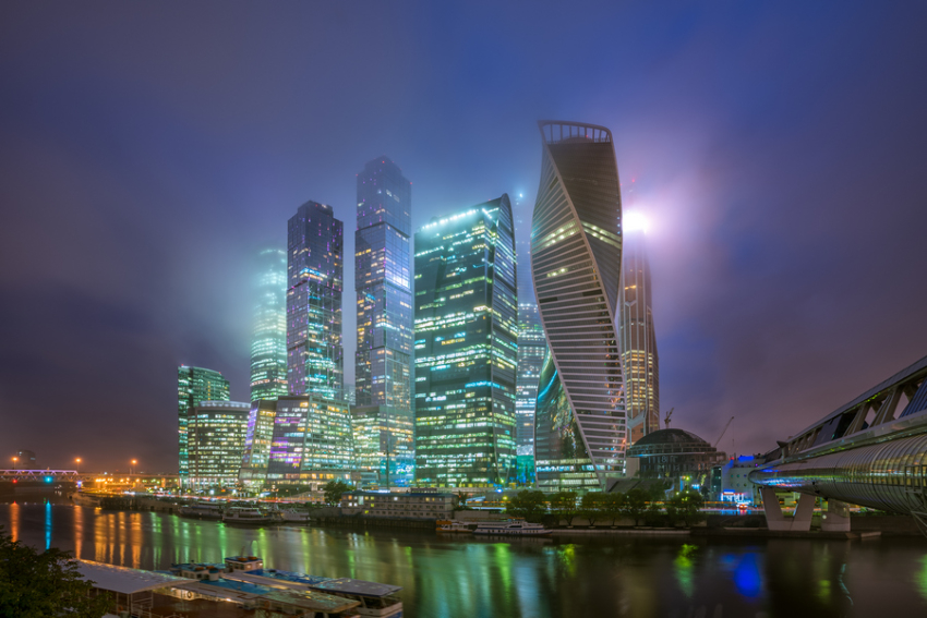 Ночная подсветка московского международного делового центра «МОСКВА-СИТИ»