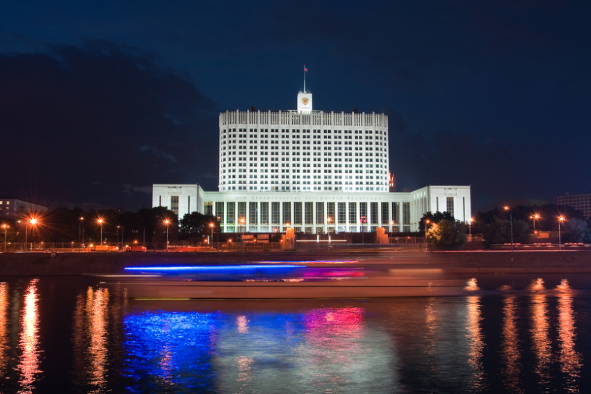 Ночная подсветка Дома Правительства РФ («Белого дома»)