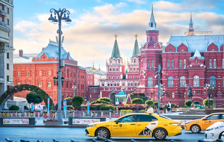 «Яндекс.Такси» повышает тарифы на поездки в Москве